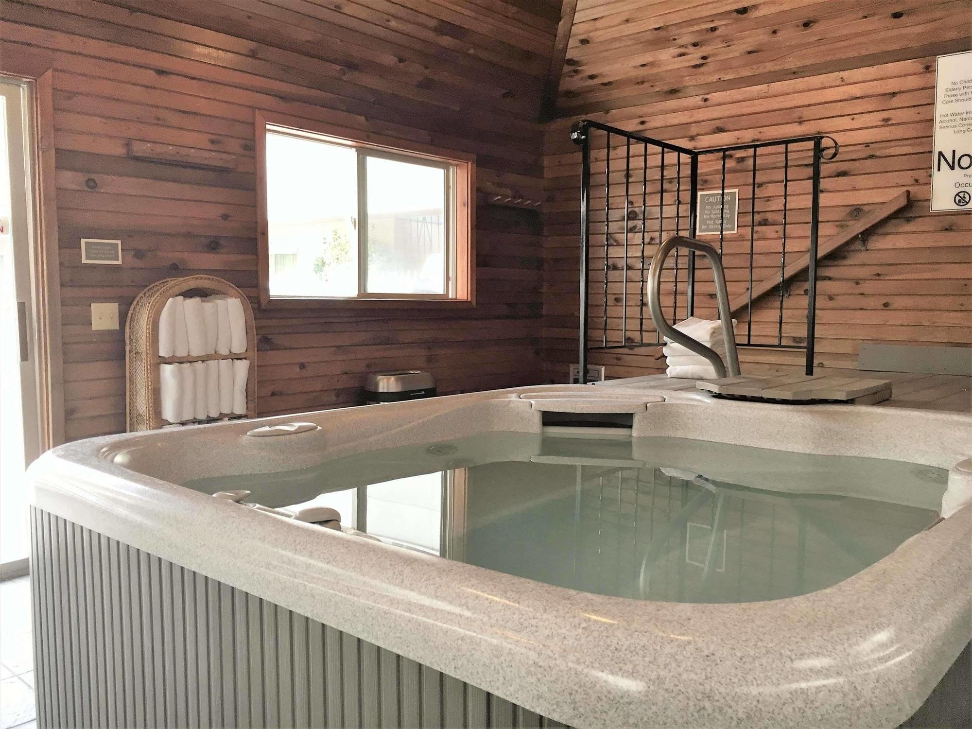 Rivertree Inn & Suites Clarkston المظهر الخارجي الصورة